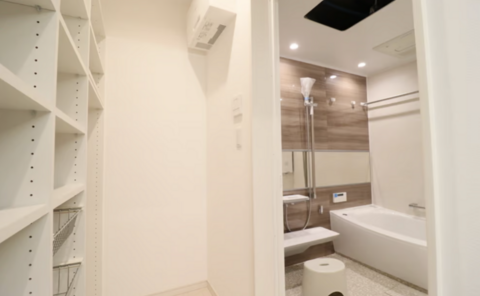 すっきりたくさん収納できる、広々とした浴室・脱衣所 