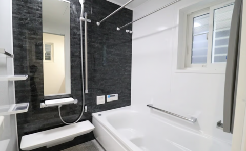 限られたスペースでも使い勝手のいいバスルーム 